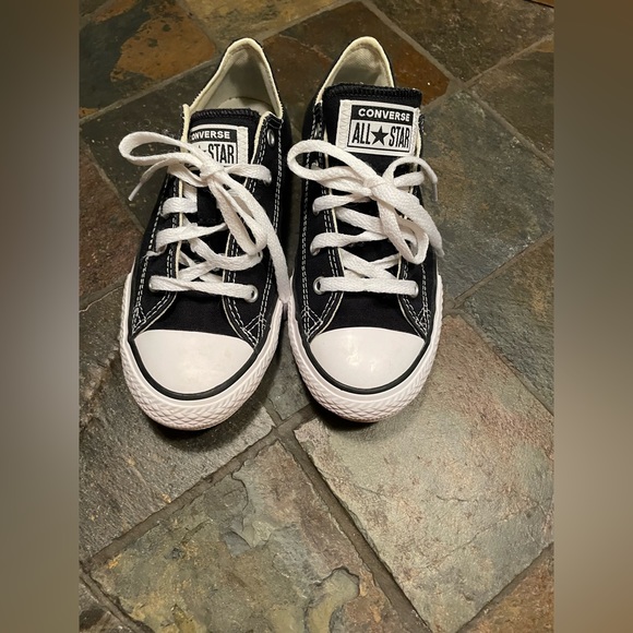 Converse Other - Converse Youth size 2 🤩